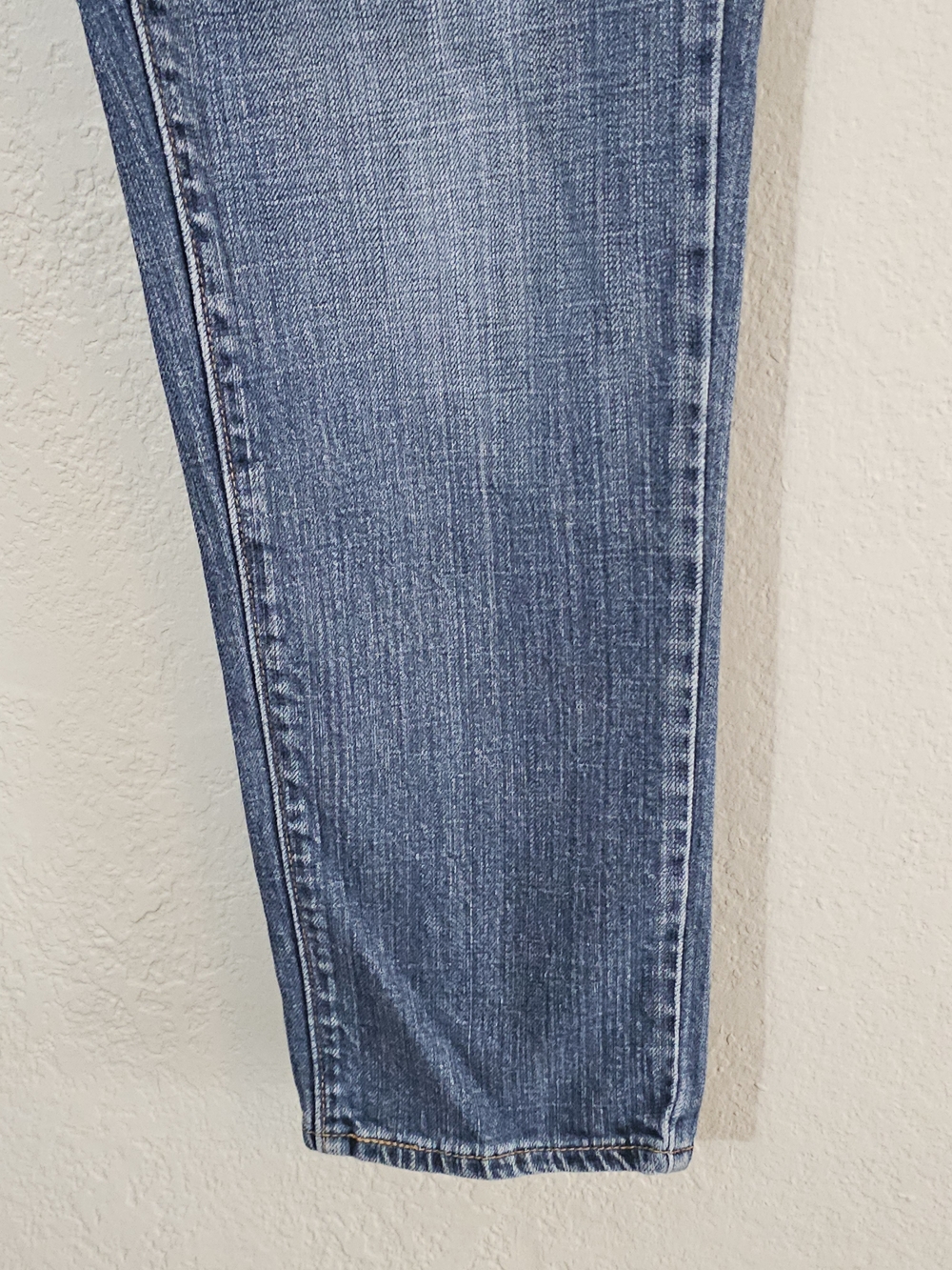 Levi's Boyfriend Ankle Jeans - Medium Wash Womens 27 Mid Rise Stretch - Picture 3 of 8